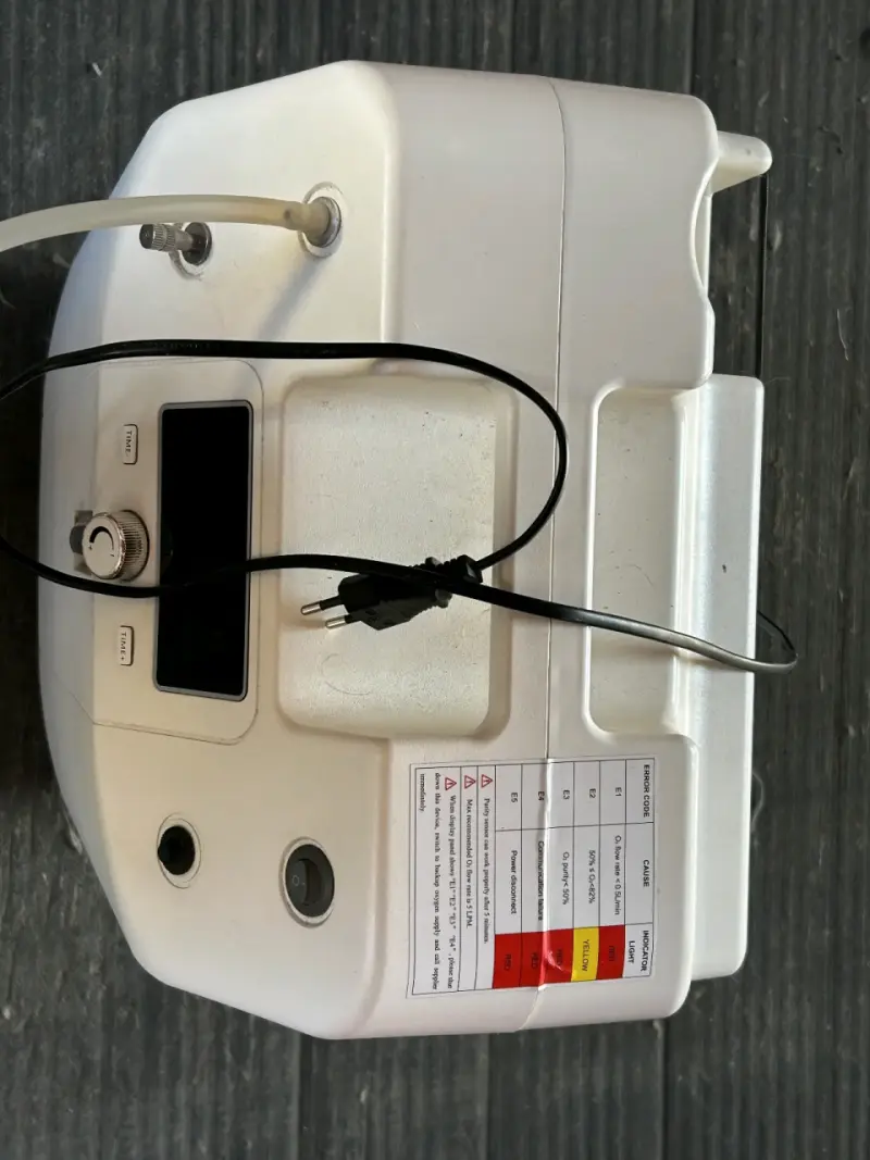 Concentrador de Oxígeno Portátil KJR-Y51W - 4