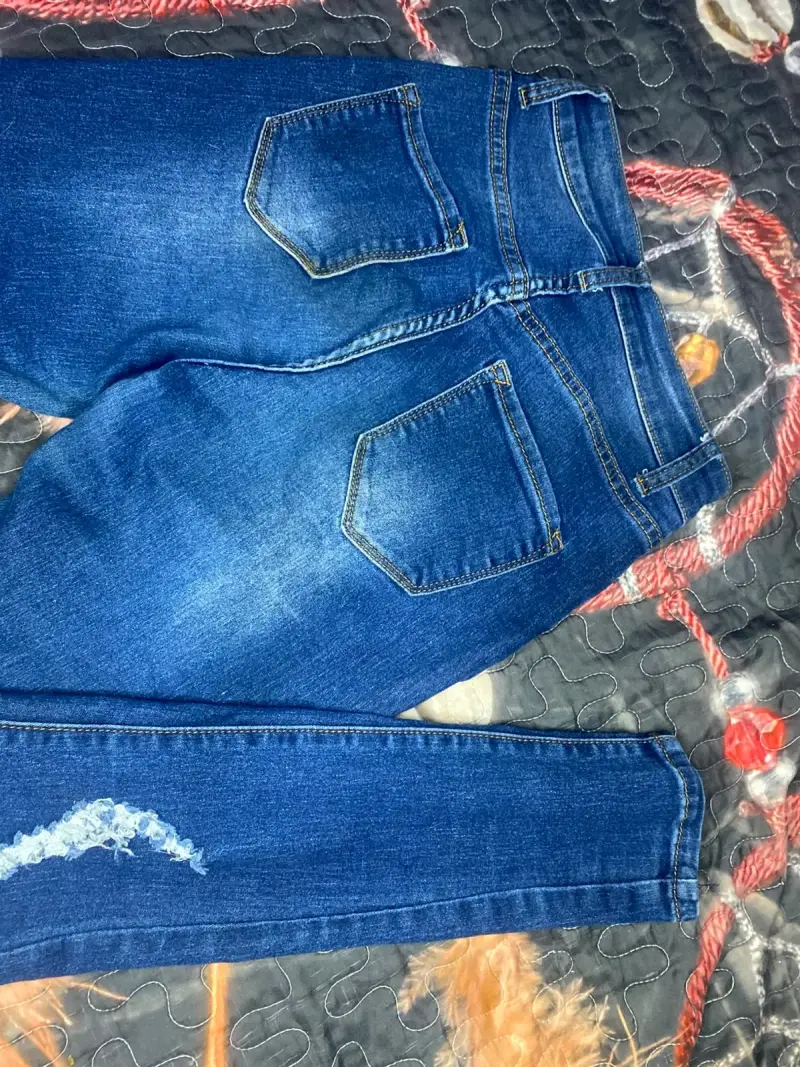 Jeans rasgados azul oscuro Fashion Nova para mujer - 2