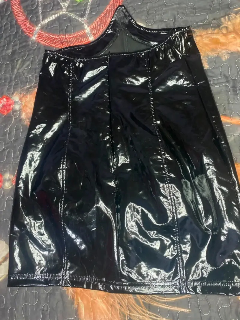 Vestido vinilo negra brillante