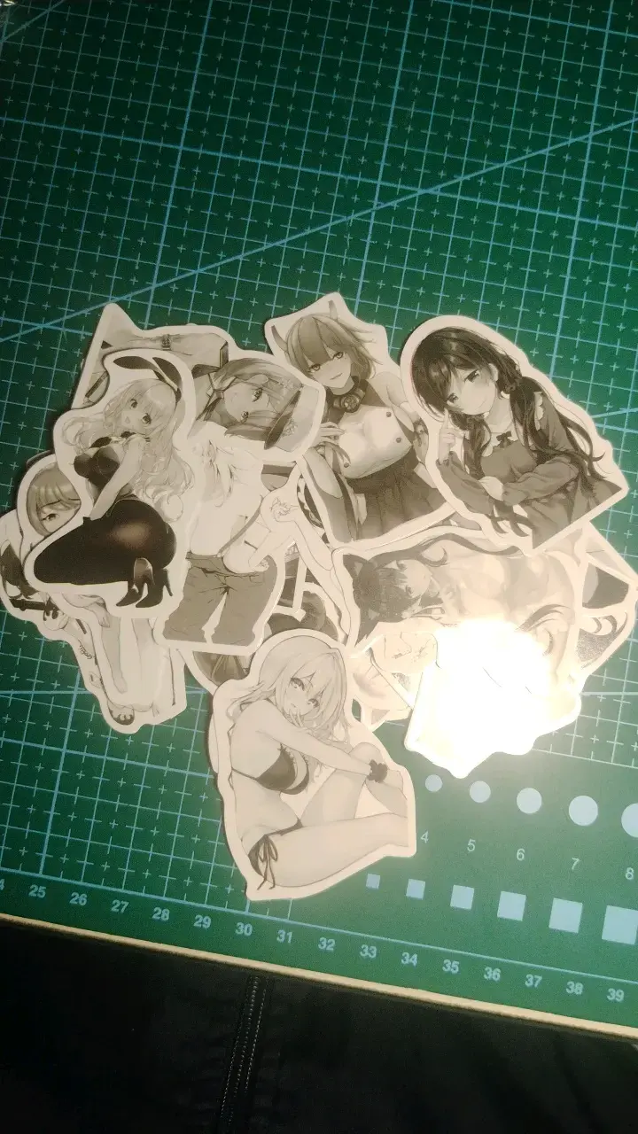 Set de stickers de anime en blanco y negro