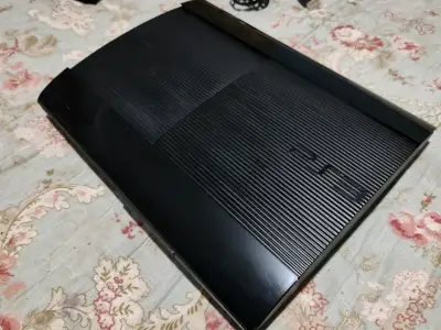 Consola ps3 con 67 juegos con control y cables - miniatura 2