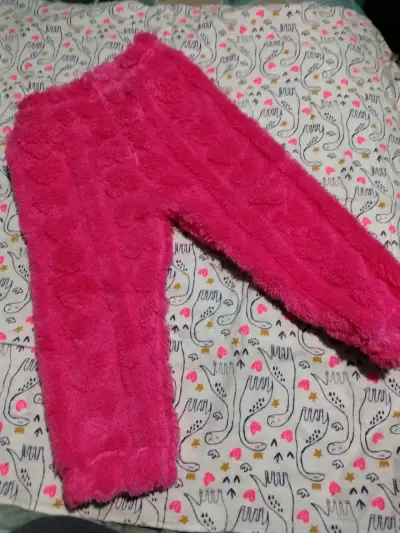 Pijama enterizo de felpa rosa para niña - miniatura 2