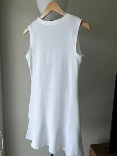 Vestido Love Moschino blanco con bordados - miniatura 4