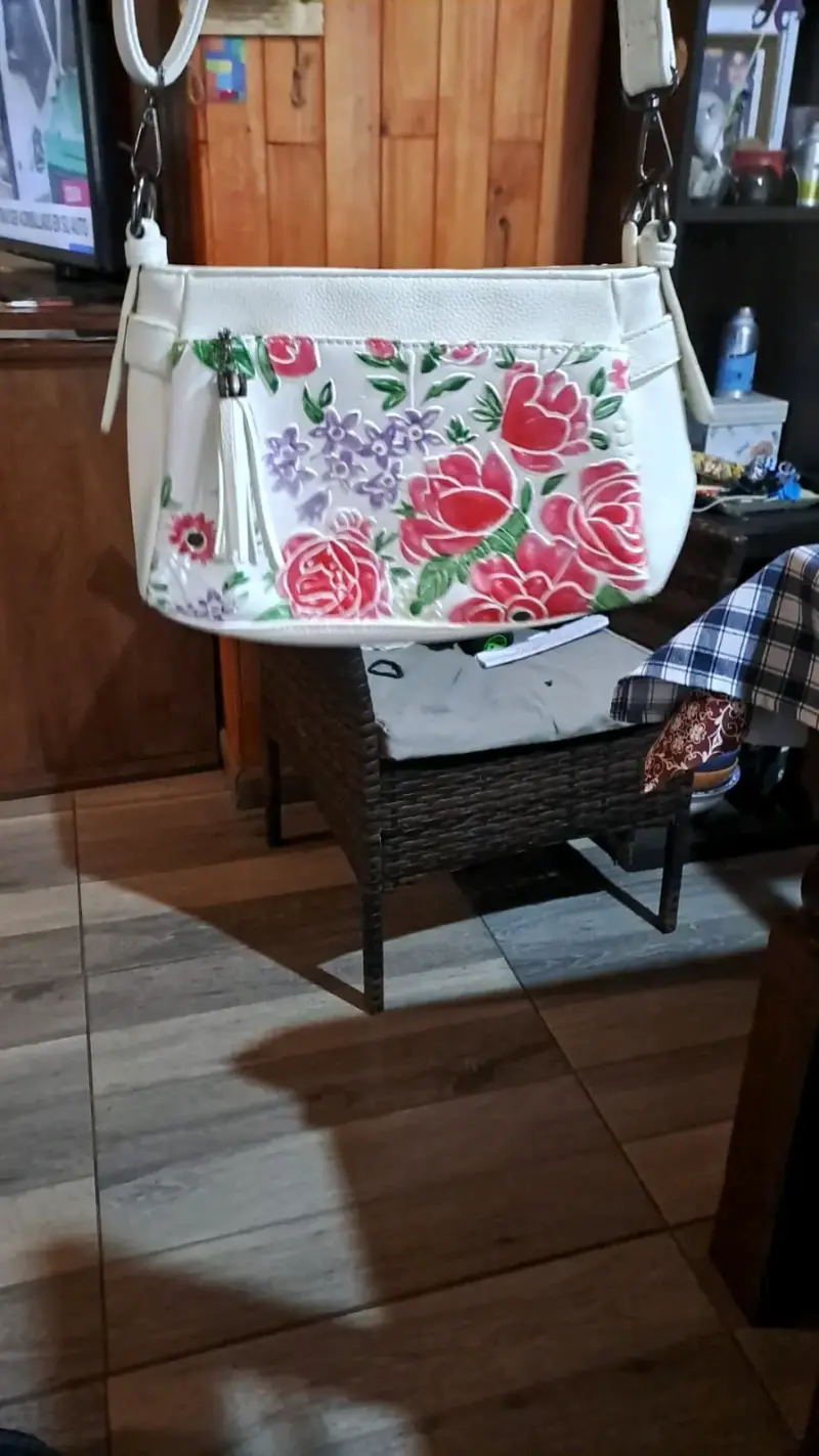 Cartera blanca con estampado floral - 1