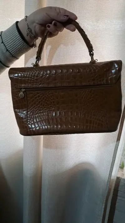 Cartera de cuero marrón estilo cocodrilo - miniatura 2