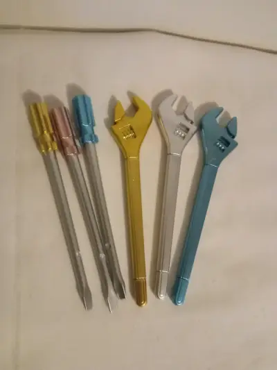 lápices en forma de herramientas multicolor - miniatura 1