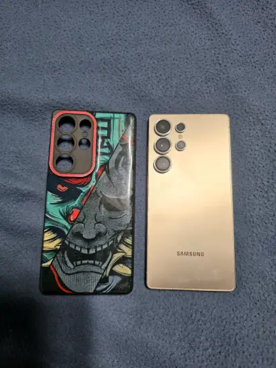 Samsung Galaxy S25 Ultra con funda decorativa - miniatura 1