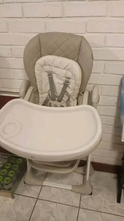 Silla de comer para bebé ajustable beige - miniatura 1