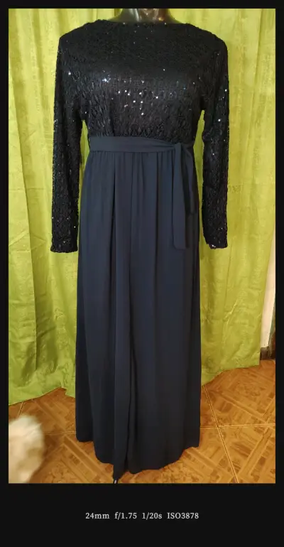 Vestido largo negro con lentejuelas elegante - miniatura 1