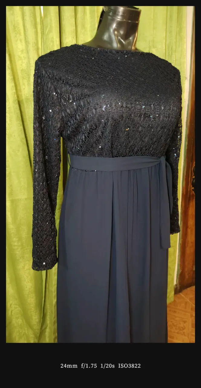 Vestido largo negro con lentejuelas elegante - 5