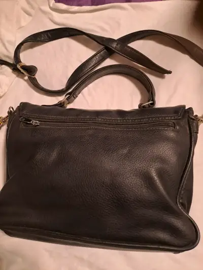 Bolso de cuero negro con correa ajustable - miniatura 2