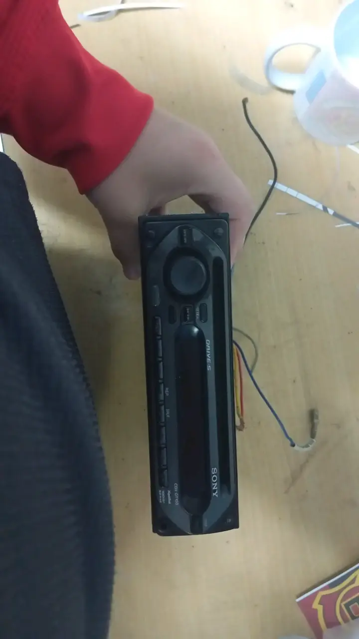 Radio para auto Sony CDX-GT160 con CD - 1