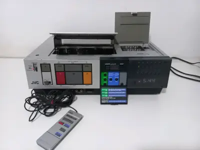 Grabadora de Videocassette JVC HR-7100U con Control Remoto - miniatura 1