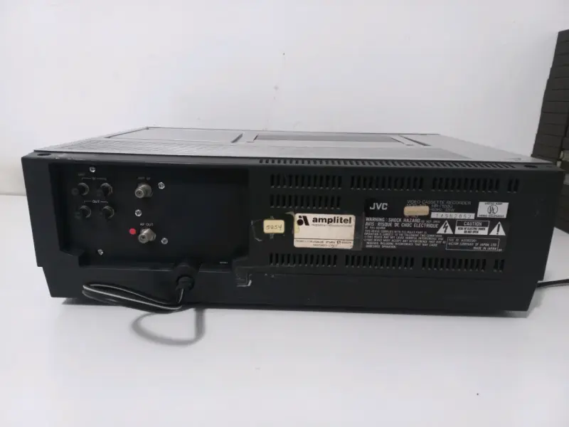 Grabadora de Videocassette JVC HR-7100U con Control Remoto - 5
