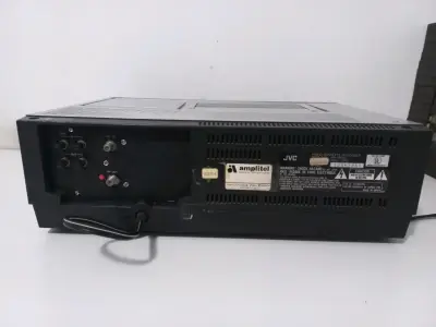 Grabadora de Videocassette JVC HR-7100U con Control Remoto - miniatura 5
