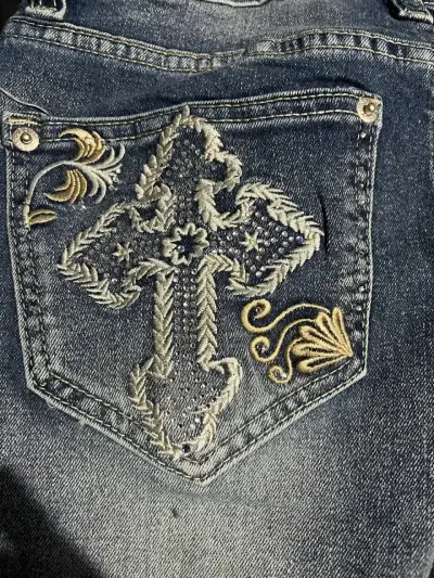 Jeans de mujer forever 21 con bordado Talla 36 - miniatura 2