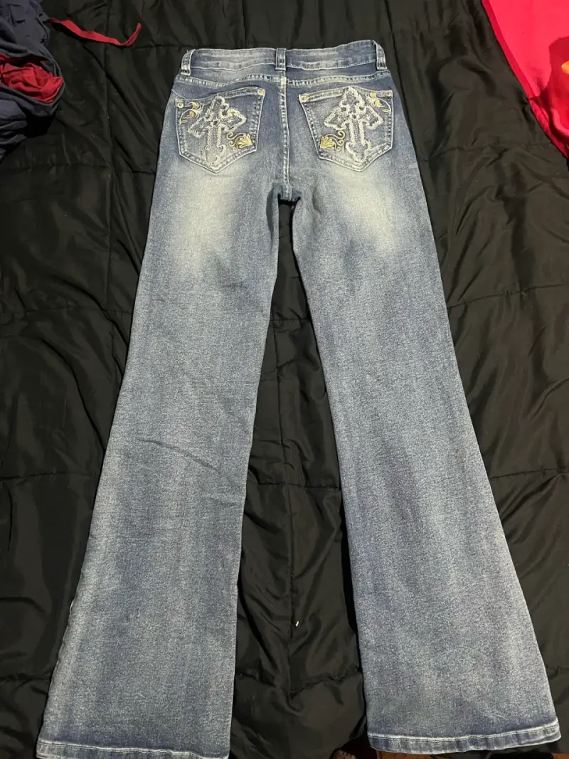 Jeans de mujer forever 21 con bordado Talla 36 - 3