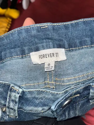 Jeans de mujer forever 21 con bordado Talla 36 - miniatura 5