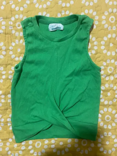 Conjunto de poleras negras y verdes para niña - miniatura 4