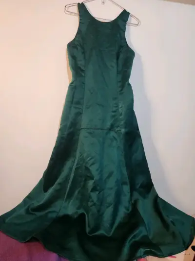 Vestido largo verde elegante con lazo - miniatura 1