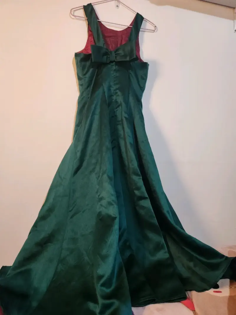 Vestido largo verde elegante con lazo - 2