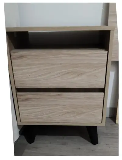 Juego de dormitorio moderno con cabecera y veladores - miniatura 3