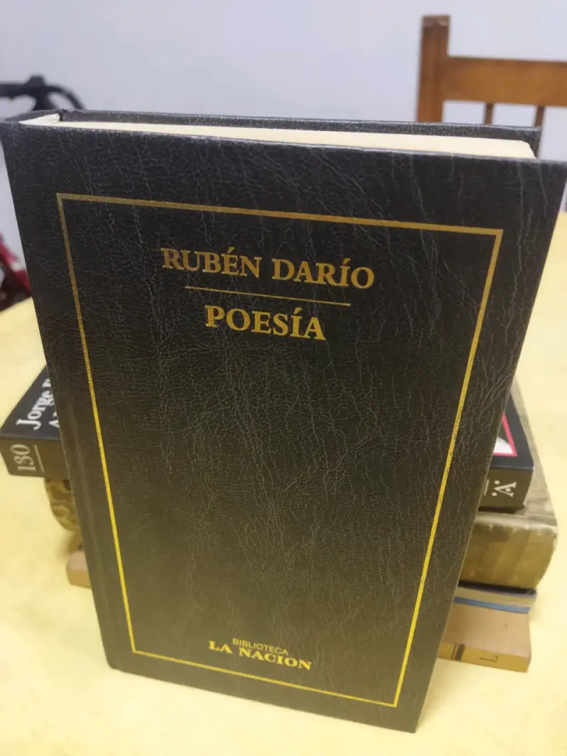 Libro de poesía de Rubén Darío edición especial - 1