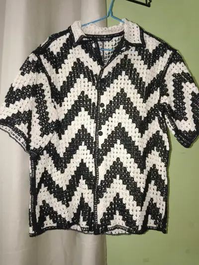 Camisa de crochet en zigzag blanco y negro Zara - miniatura 1
