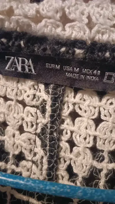 Camisa de crochet en zigzag blanco y negro Zara - miniatura 2