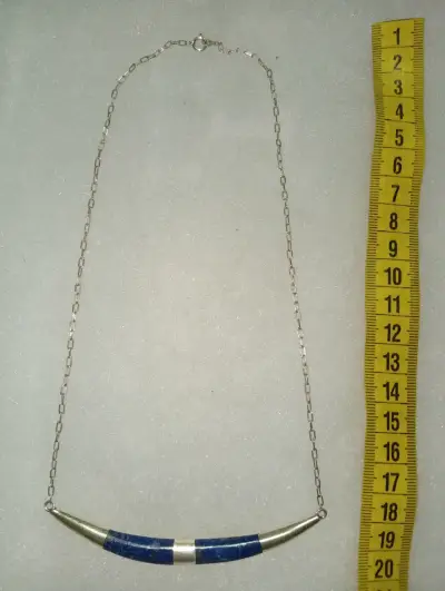 Collar de plata con diseño curvo y lapislázuli - miniatura 2