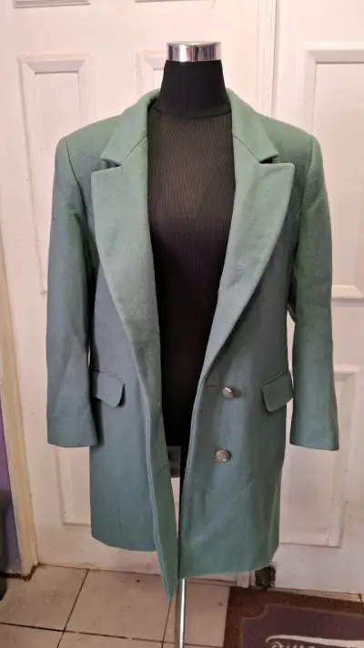 Abrigo verde elegante para mujer - miniatura 1