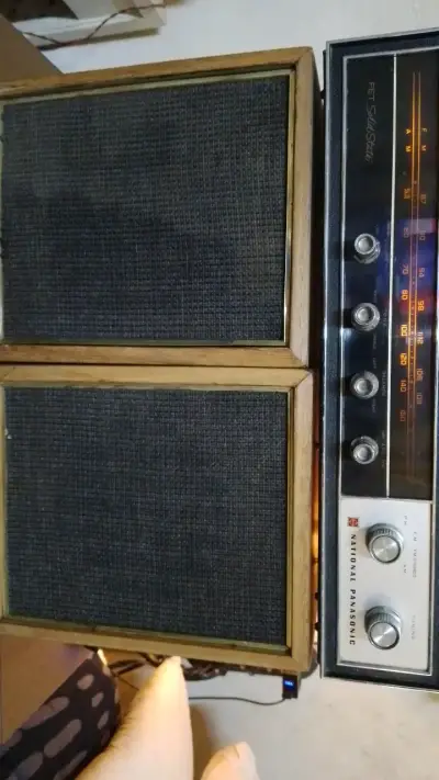 Radio vintage National Panasonic con parlantes - miniatura 3
