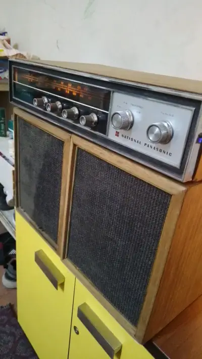 Radio vintage National Panasonic con parlantes - miniatura 5