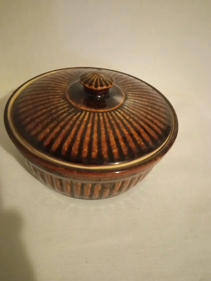 Cazuela de cerámica Lota con tapa - 1