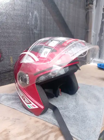 Casco de moto rojo con visera transparente - miniatura 1