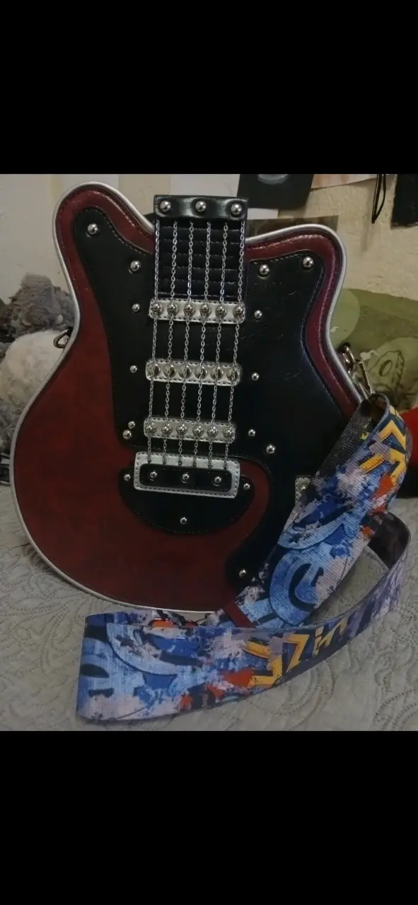 Cartera en forma de guitarra eléctrica roja y negra - 2