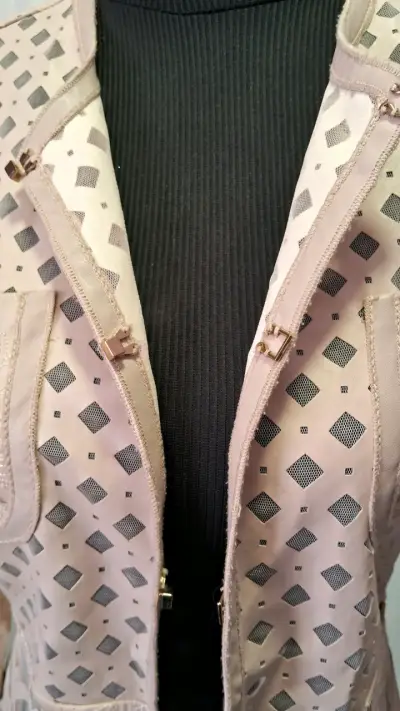 Chaqueta de encaje beige para mujer - miniatura 3