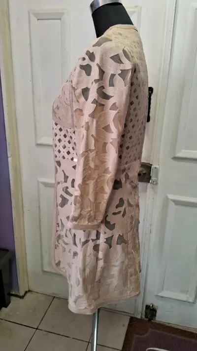Chaqueta de encaje beige para mujer - miniatura 5