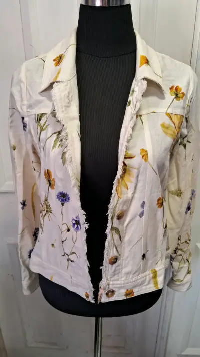 Chaqueta de mujer con estampado floral - miniatura 2