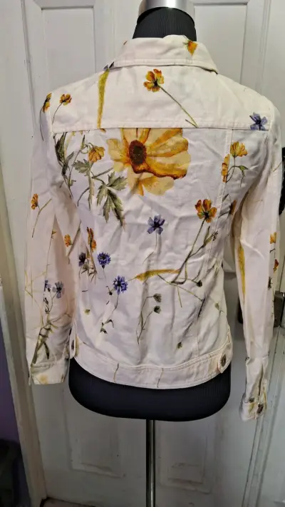Chaqueta de mujer con estampado floral - miniatura 3