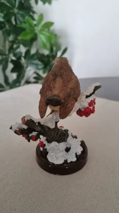 Figura decorativa de petirrojo en resina - miniatura 3