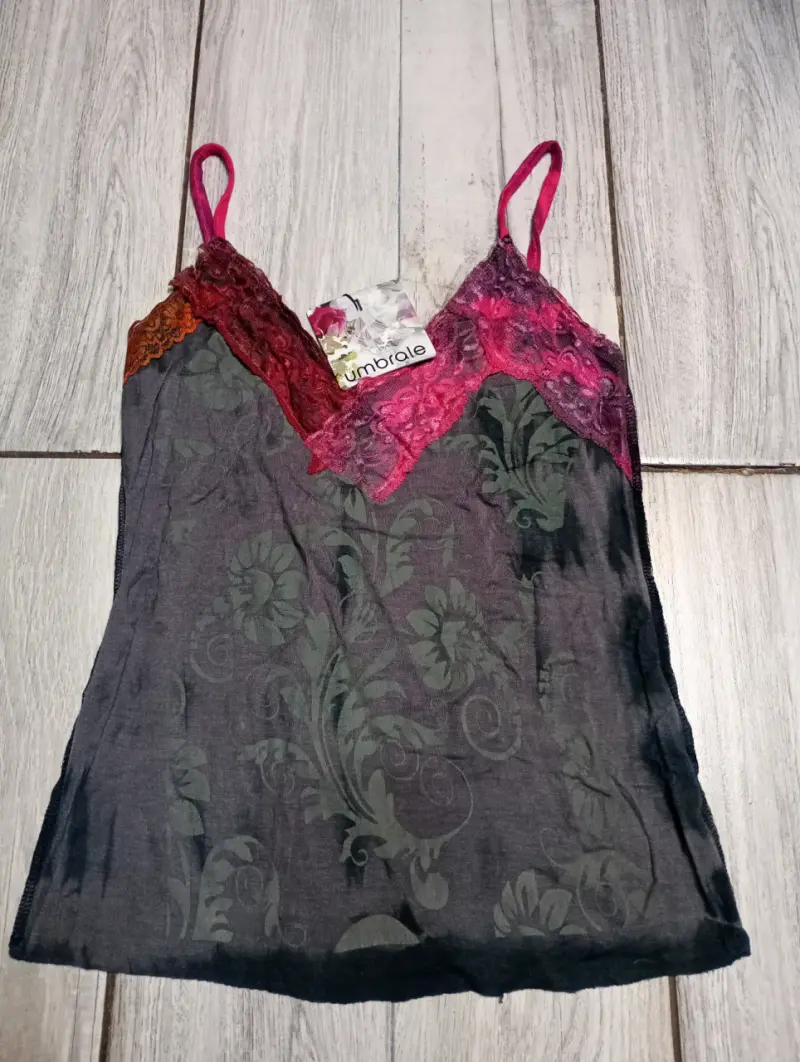Polera Umbrale con encaje y estampado floral - 1