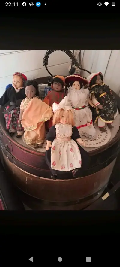 Muñecas de Porcelana de Coleccion - miniatura 1