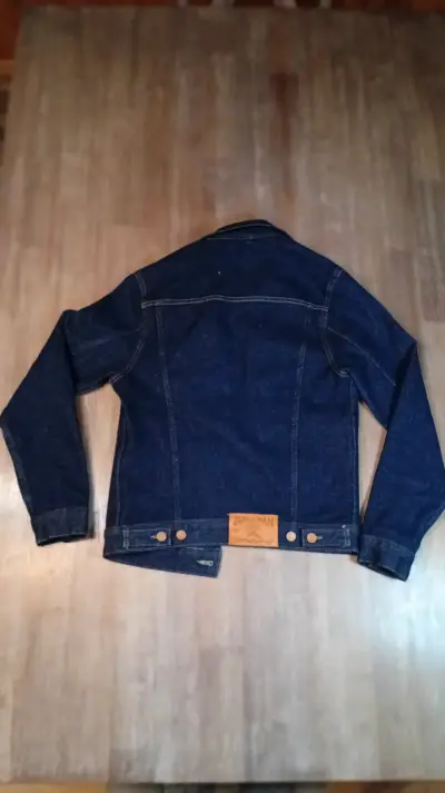 Chaqueta de mezclilla azul para hombre - miniatura 4
