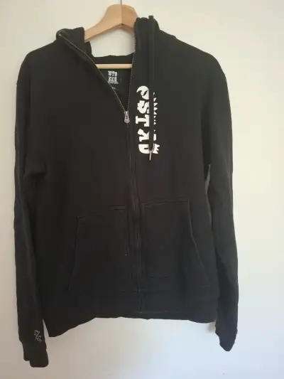 Polerón negro con capucha y cierre Talla S - miniatura 2