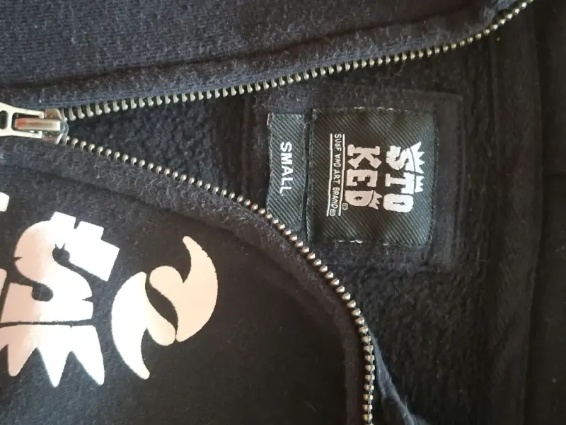 Polerón negro con capucha y cierre Talla S - 4