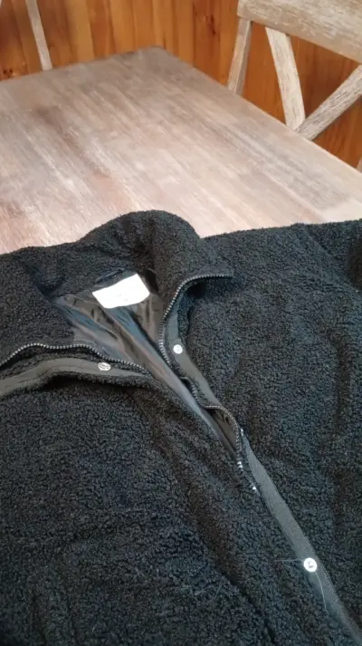 Chaqueta negra de lana para mujer - miniatura 2