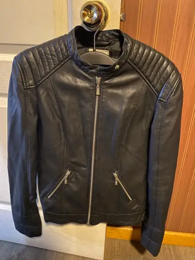 Chaqueta de ecocuero negra Sybilla para mujer - miniatura 1