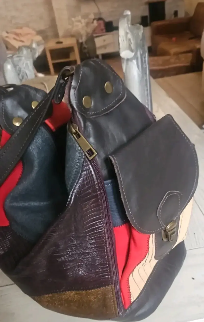 Mochila de cuero multicolor con bolsillos - 1