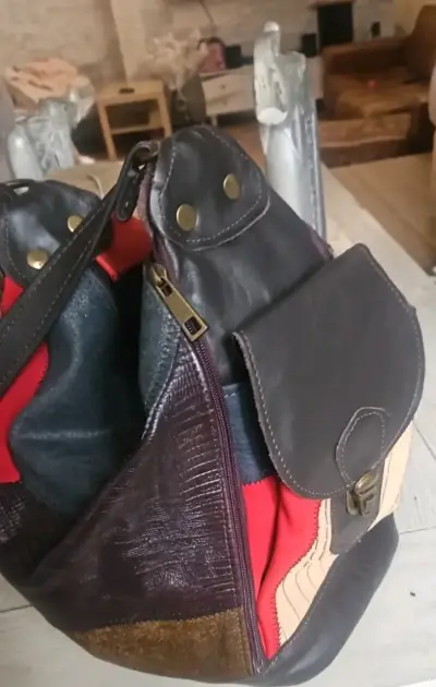 Mochila de cuero multicolor con bolsillos - miniatura 1